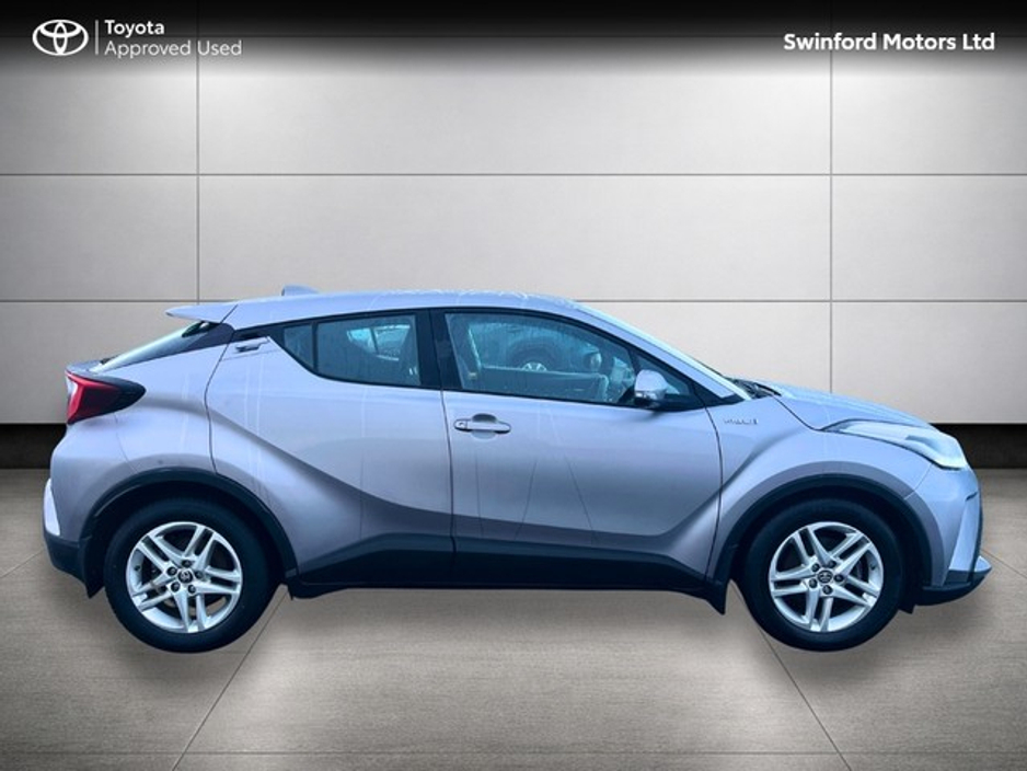2022 Toyota C-HR CHR 1.8 HYBRID LUNA 4DR A AUTO €26,500