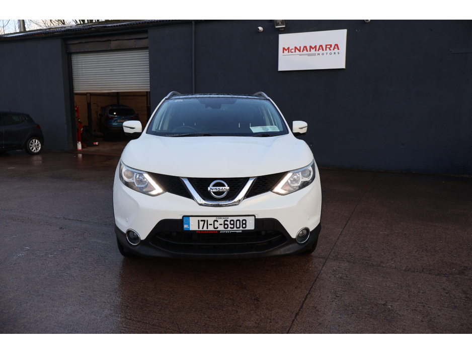 2017 Nissan Qashqai SV PREMIUM  Low Mileage Huge Spec €15,495
