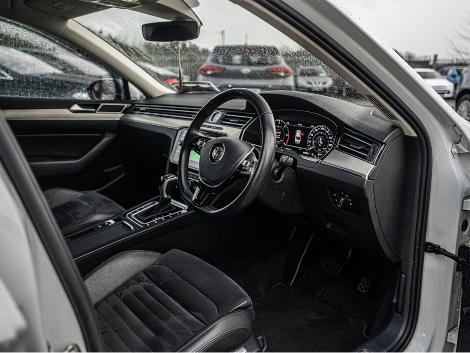 2019 Volkswagen Passat 2019 VW Passat Highline Auto/High spec/1yr warrant €25,888