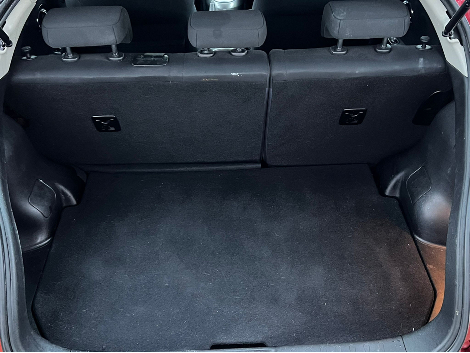 2011 Nissan Juke - image 13