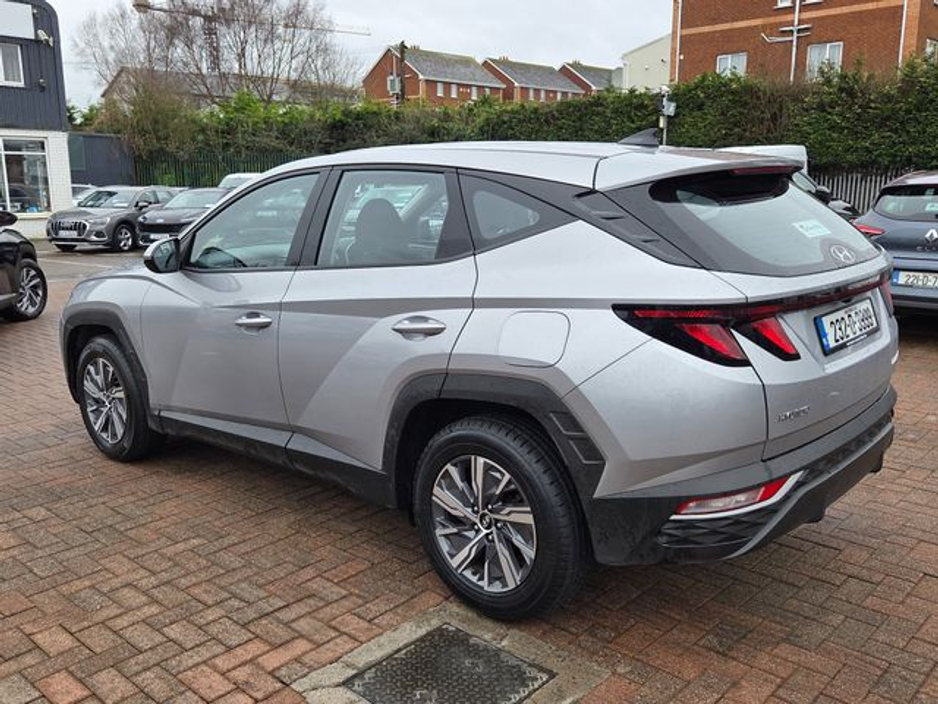 2023 Hyundai Tucson - image 3