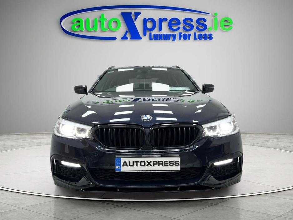 2018 BMW 5 Series - image 3