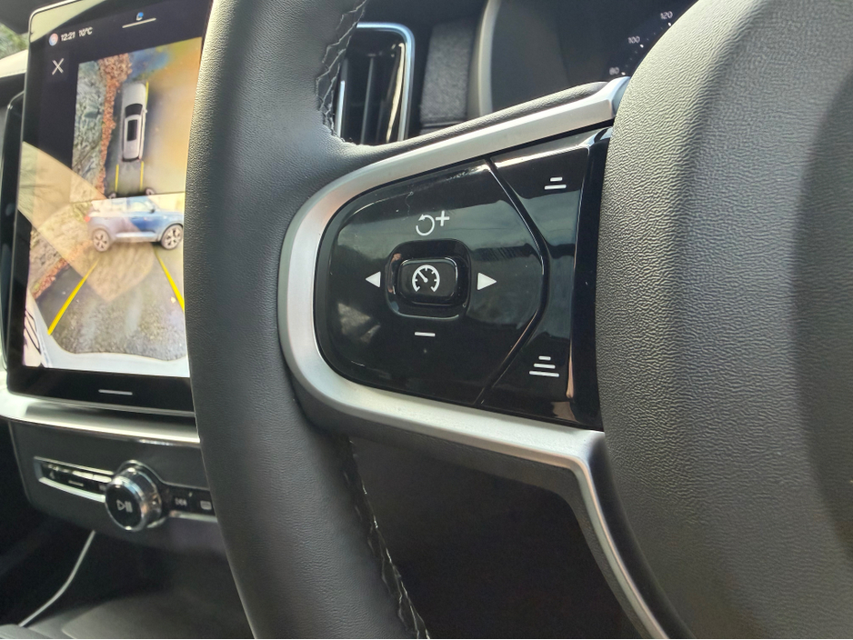 2025 Volvo XC90 NEW MODEL//PLUS DARK T8 RECHARGE//GREAT SPECIFICATION//PANORAMIC ROOF//SIMI AND AA DEALER €76,950