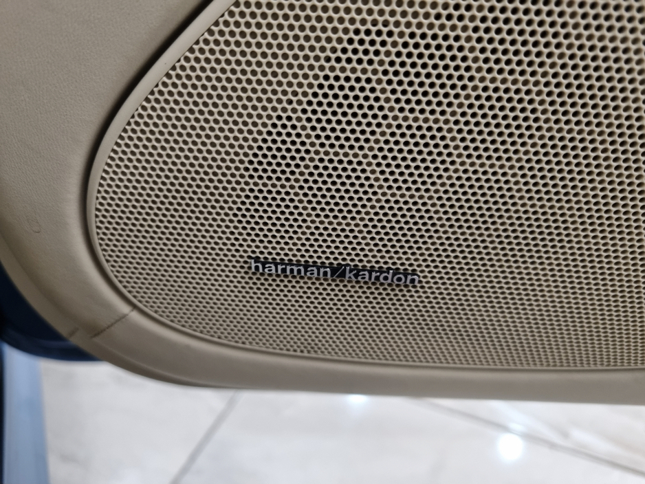 2010 Mercedes-Benz SL Class - image 19