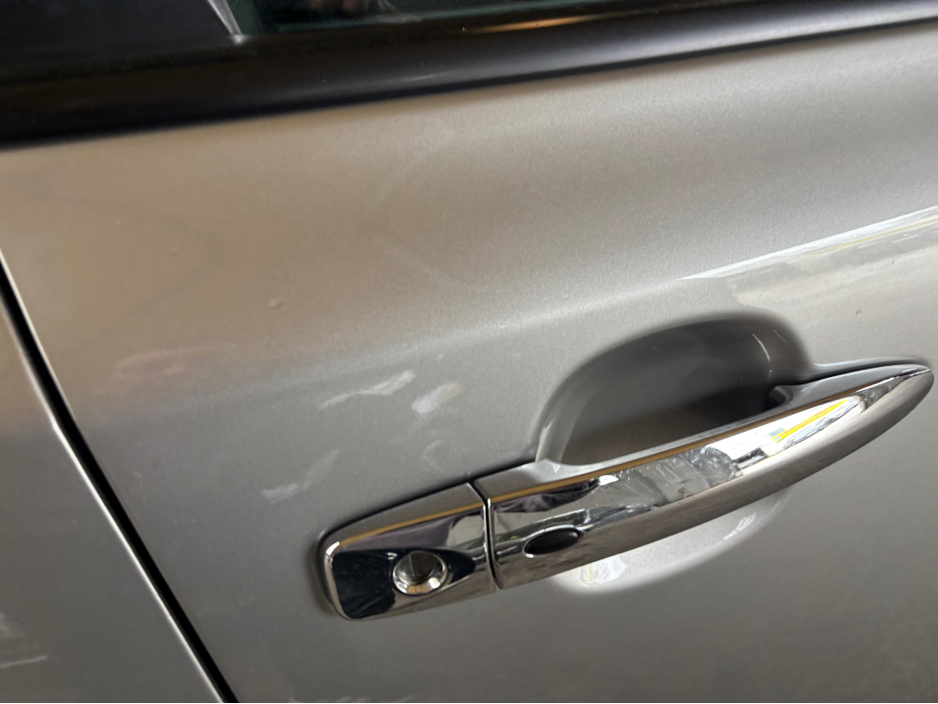 2019 Nissan Leaf - image 9