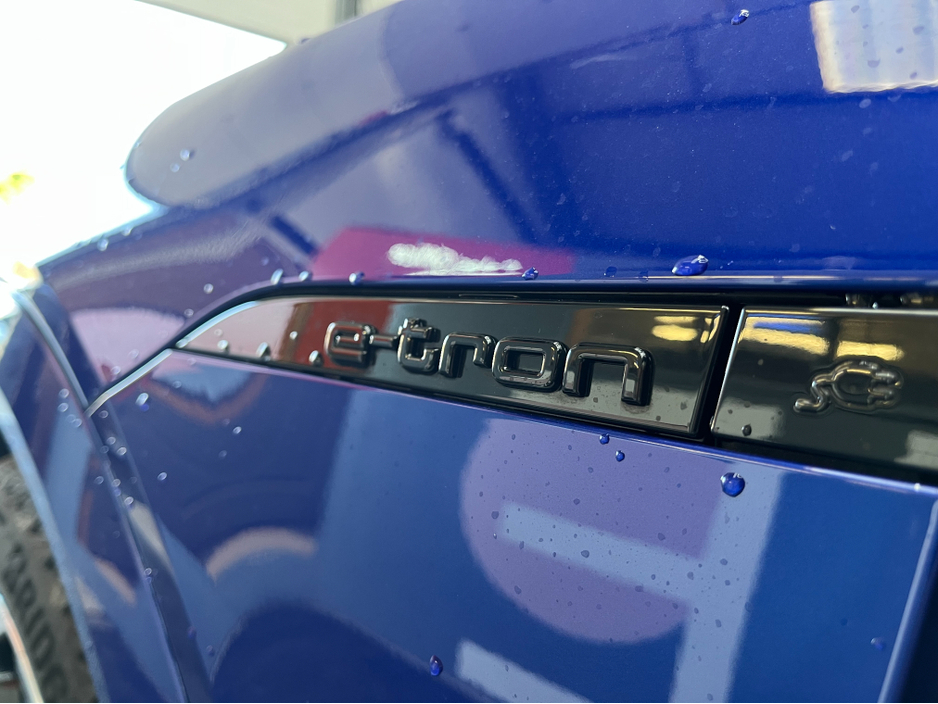 2023 Audi Q8 - image 10