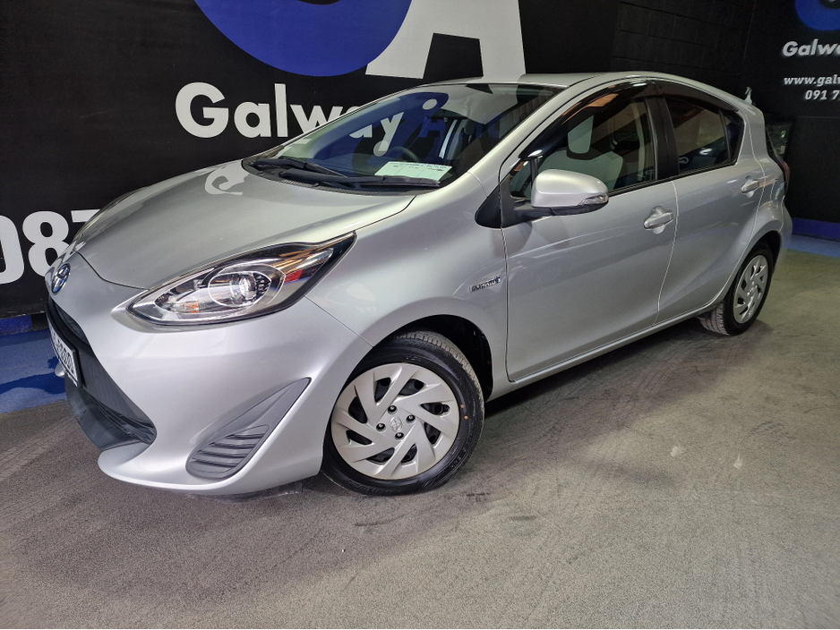 2017 Toyota Aqua - image 4