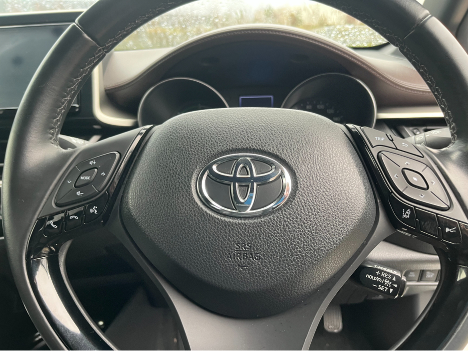 2019 Toyota C-HR 1.8 HYBRID AUTO LOW KM FULL LEATHER €19,950