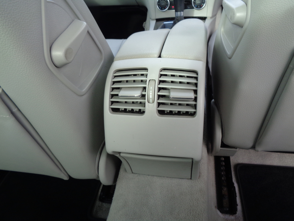 2012 Mercedes-Benz C Class - image 9