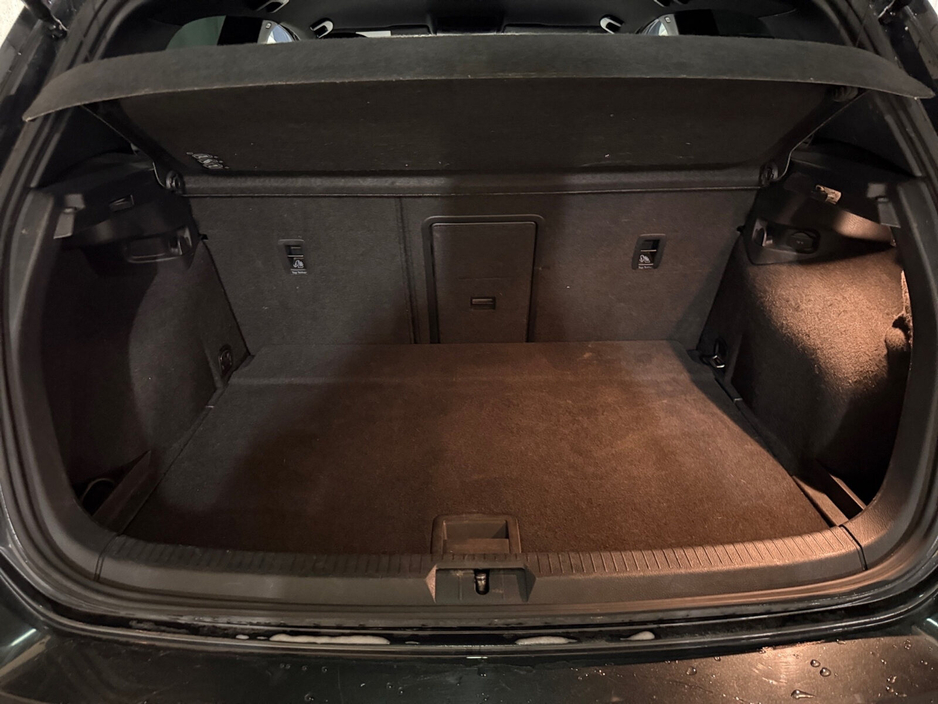 2014 Volkswagen Golf - image 15