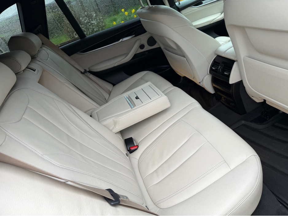 2016 BMW X5 - image 19