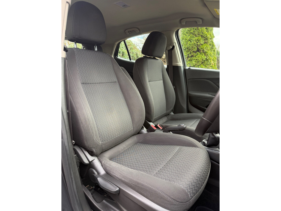 2017 Vauxhall Mokka - image 10