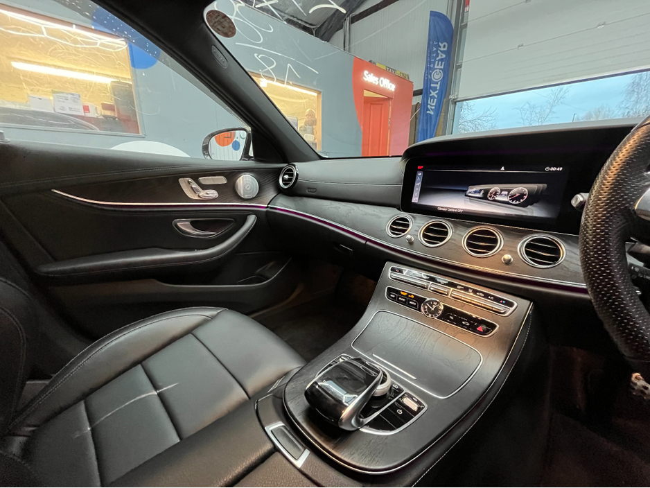 2018 Mercedes-Benz E Class 2018 MERCEDES-BENZ E350E AVANTGARDE SPORTS 2.0 AUTOMATIC / CRUISE CONTROL / 360° PARKING CAMERA / ELECTRIC MEMORY & HEATED SEATS / PADDLE SHIFTERS / PANORAMIC SUNROOF / HEATED REAR SEATS