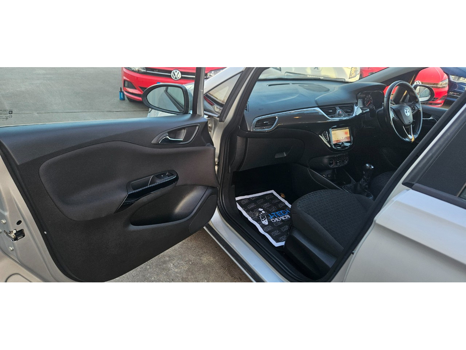 2015 Vauxhall Corsa - image 24