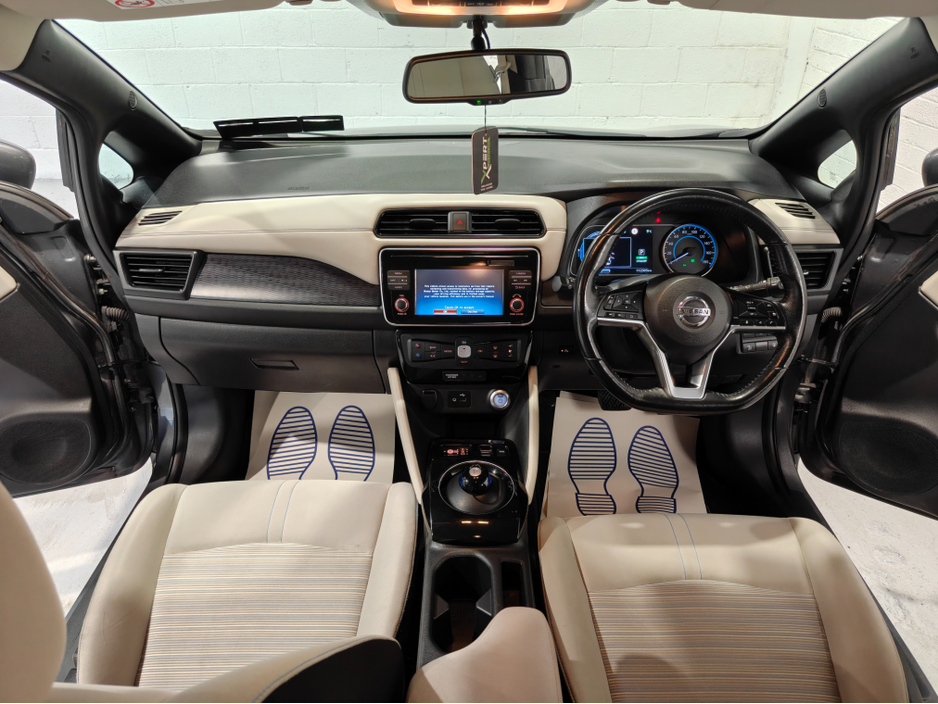 2019 Nissan Leaf - image 9