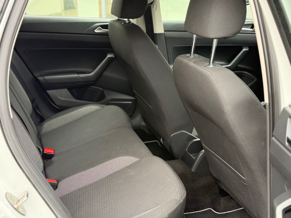 2022 Volkswagen Polo - image 8