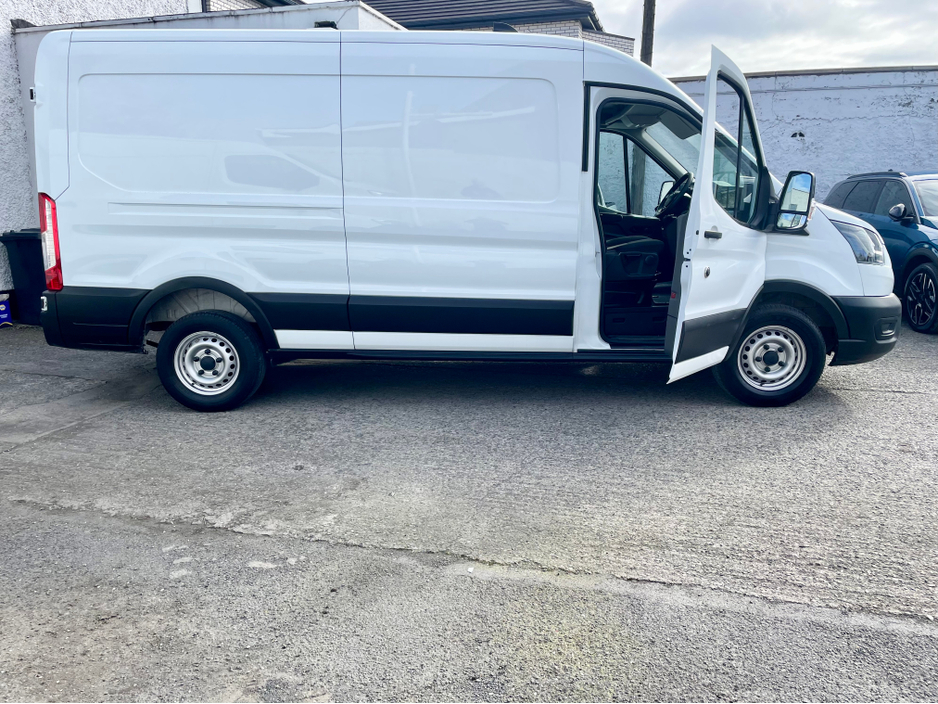 2023 Ford Transit - image 5