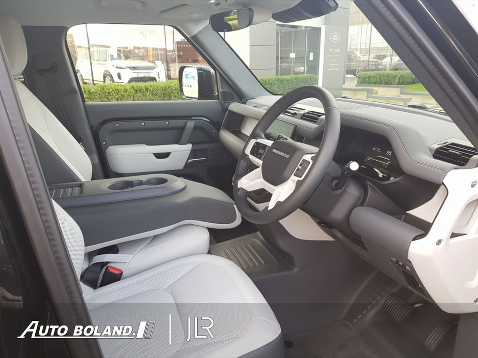 2025 Land Rover Defender - image 17