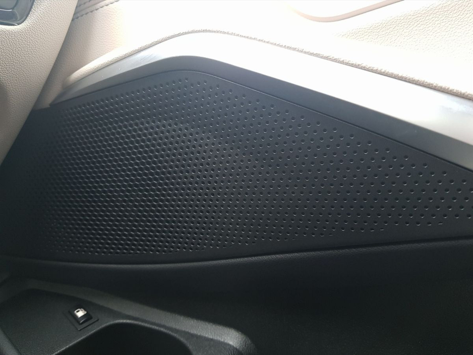 2026 BMW 3 Series - image 22