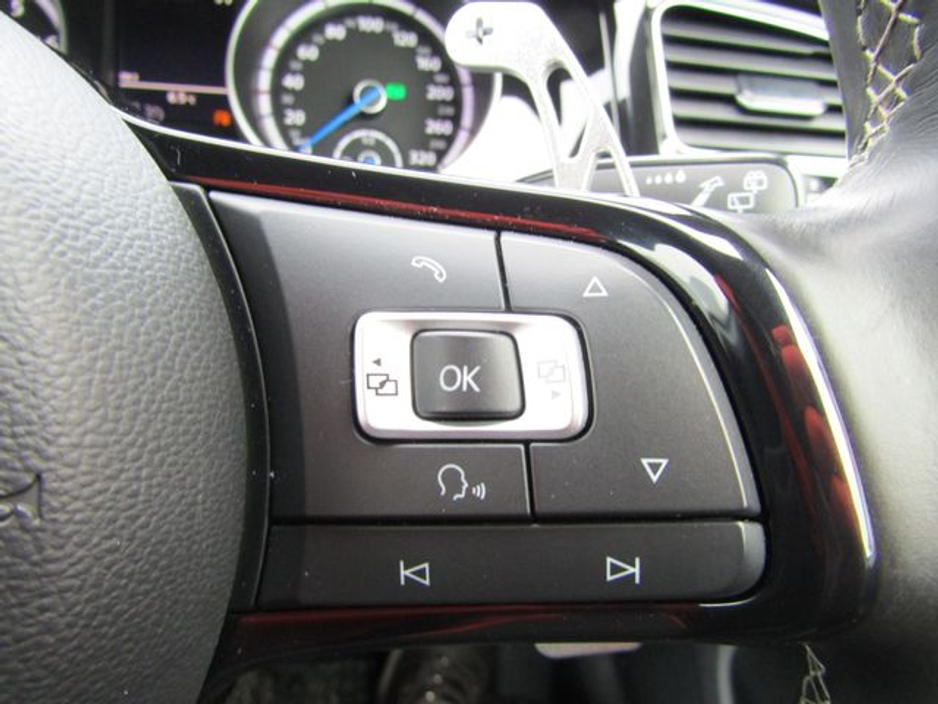 2015 Volkswagen Golf GOLF R ESTATE AWD 5DR Auto €21,950