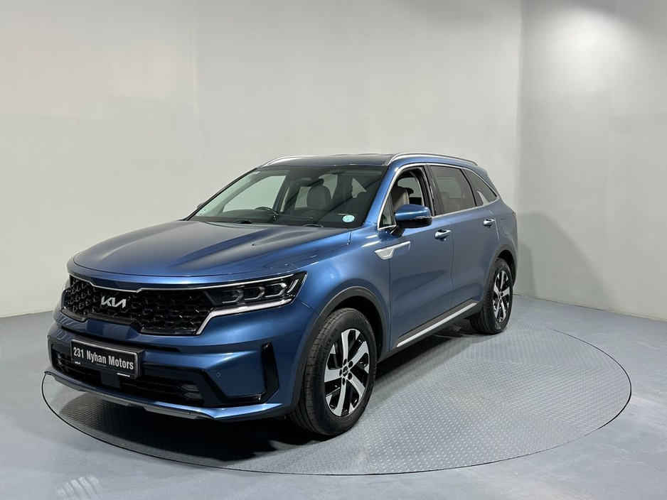 2023 Kia Sorento - image 3