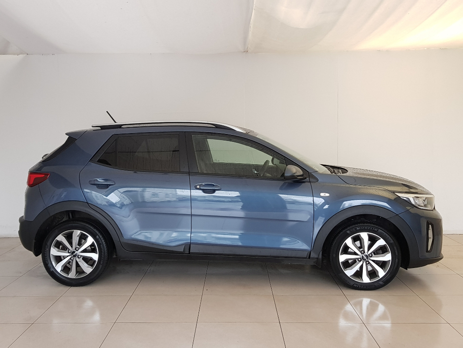 2024 Kia Stonic - image 2