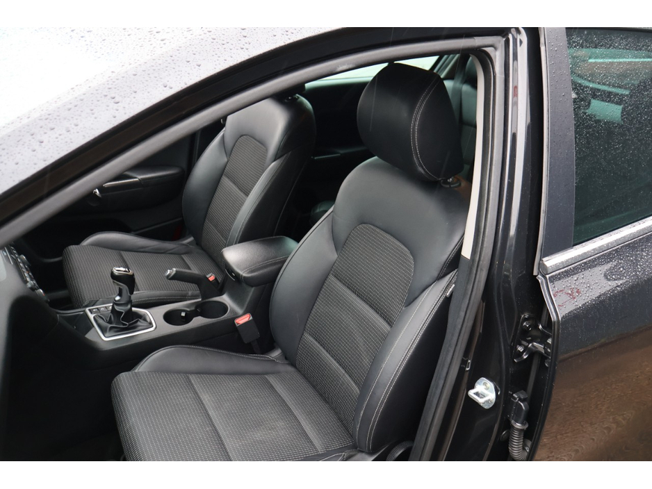 2016 Kia Sportage - image 25