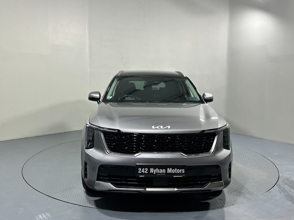 2024 Kia Sorento - image 2