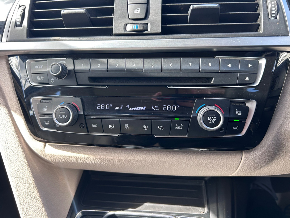 2016 BMW 3 Series - image 23