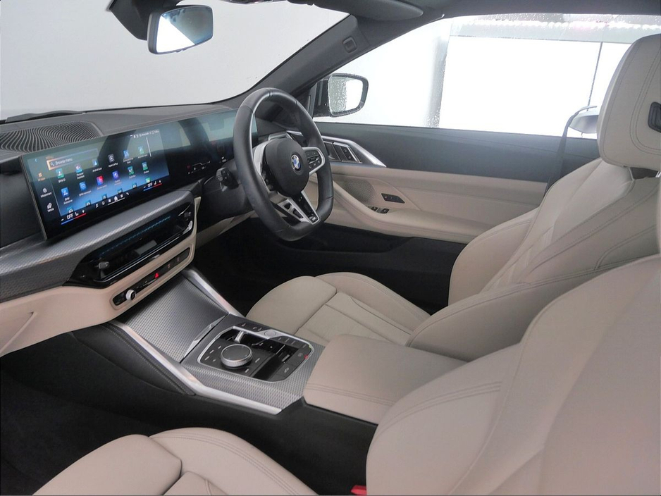 2025 BMW 4 Series - image 7