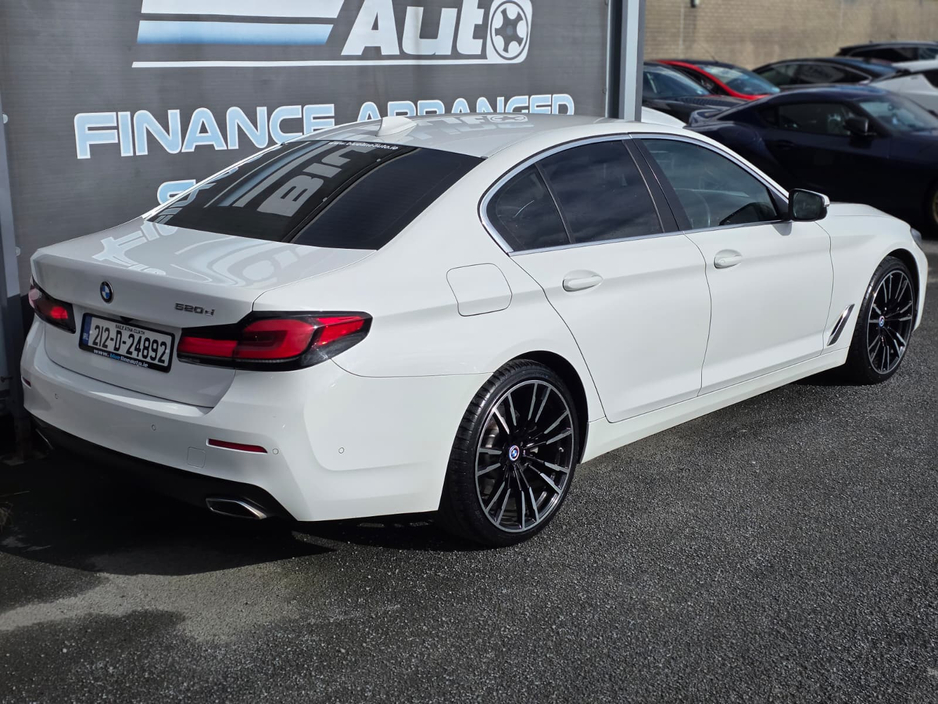 2021 BMW 5 Series - image 26