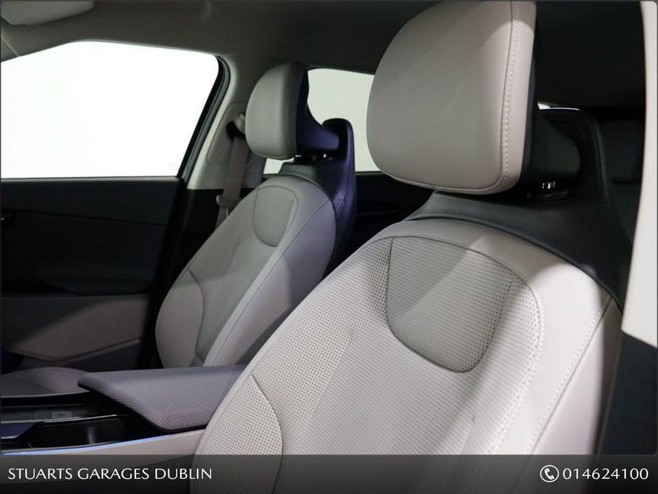 2025 Kia EV6 - image 17