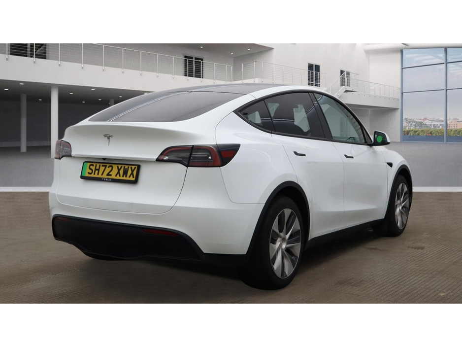 2023 Tesla Model Y - image 18