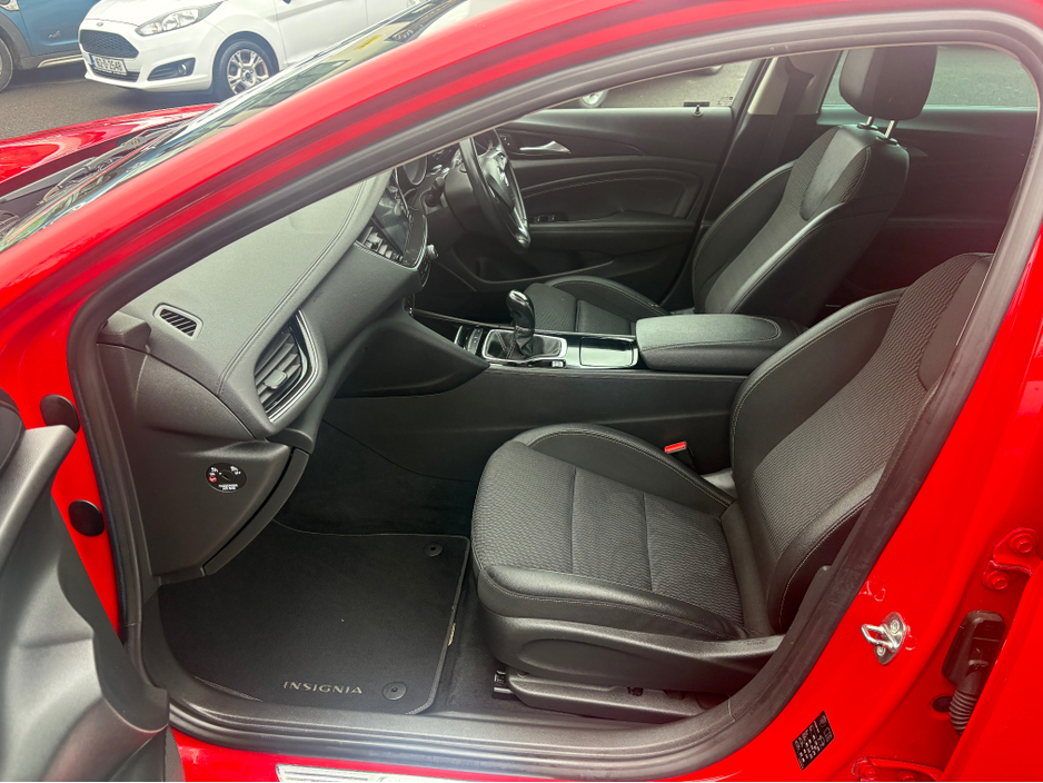 2018 Opel Insignia - image 13