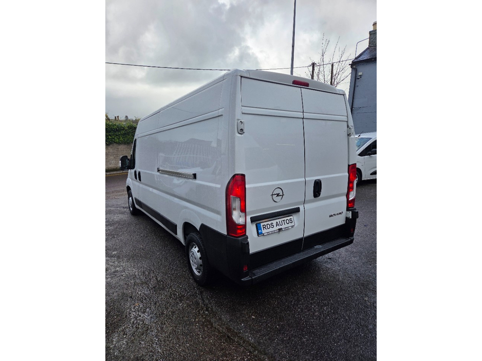 2023 Opel Movano - image 4