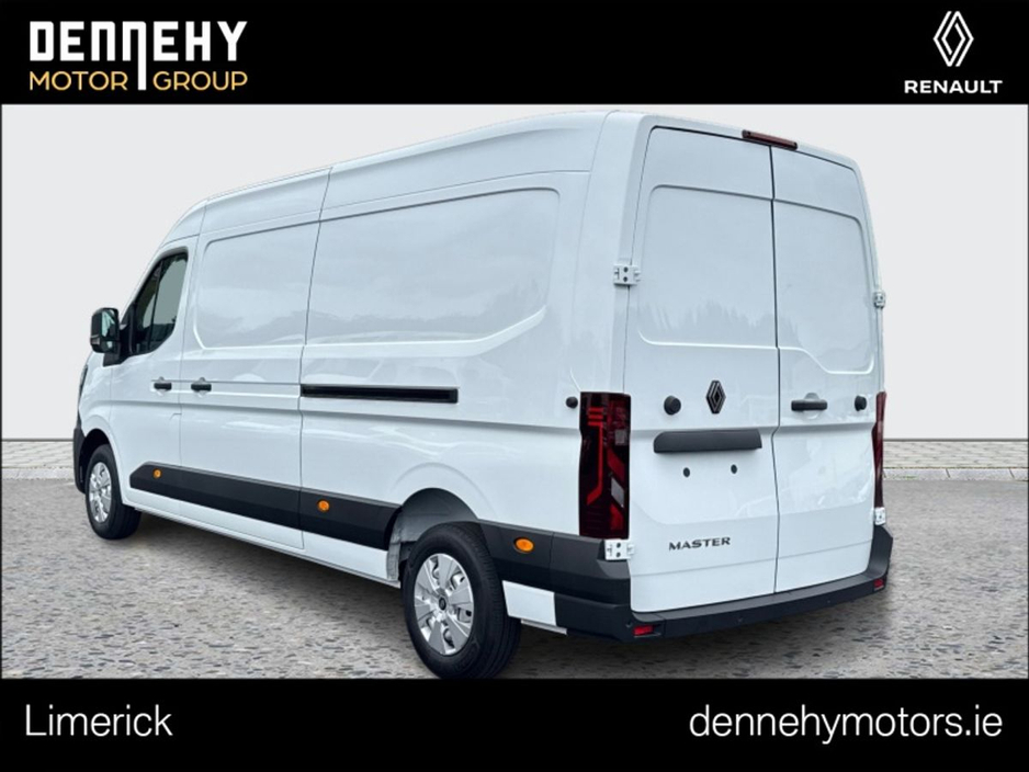 2026 Renault Master - image 3