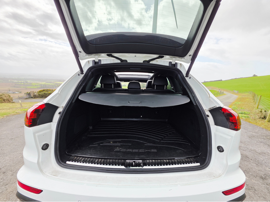 2018 Porsche Cayenne - image 5