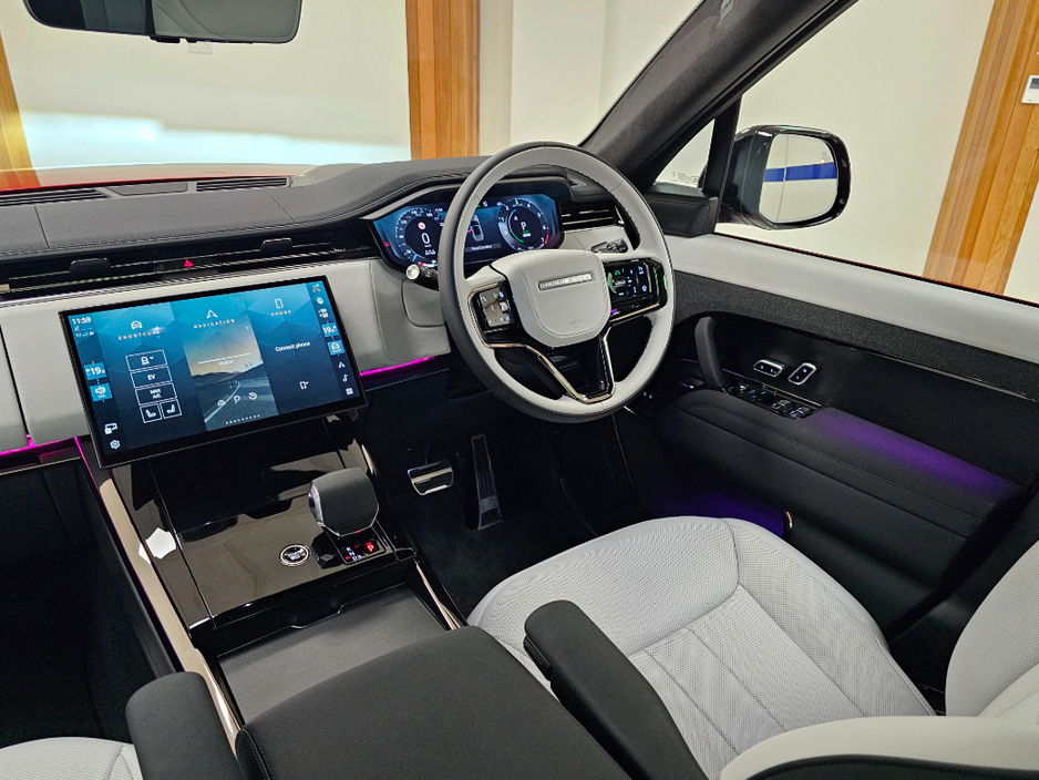 2024 Land Rover Range Rover Sport - image 11