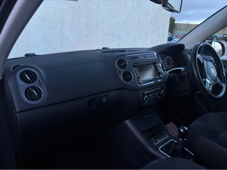 2015 Volkswagen Tiguan - image 18