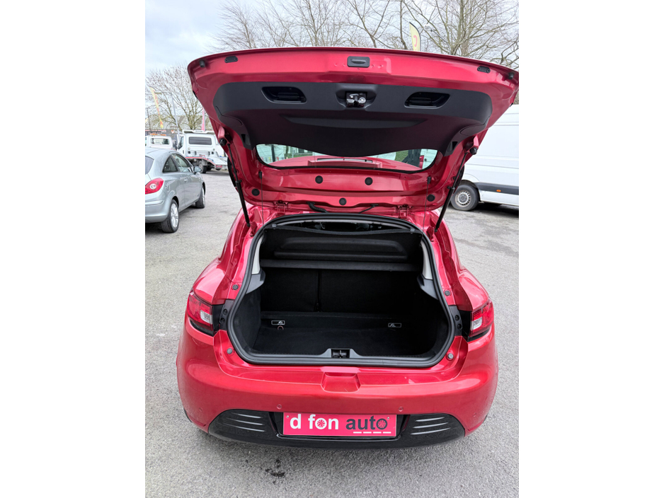 2018 Renault Clio - image 12