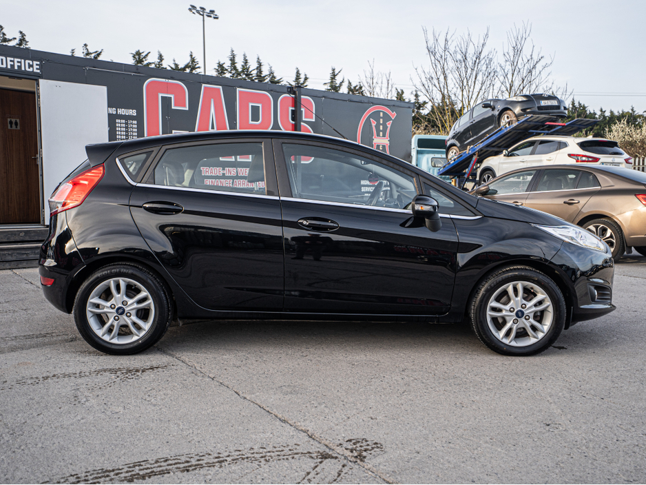 2017 Ford Fiesta - image 12