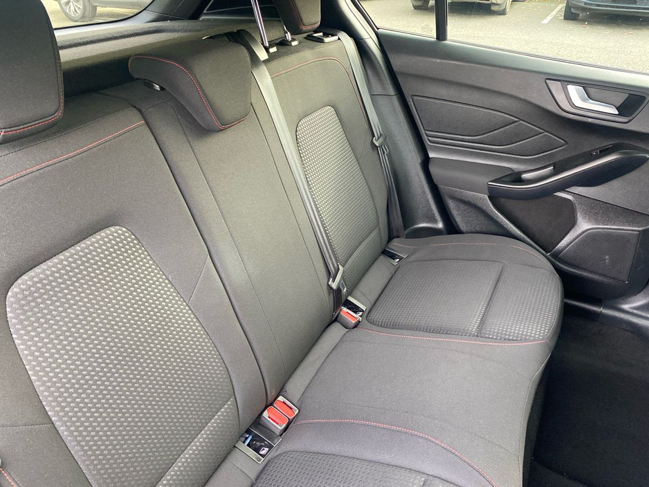 2022 Ford Focus - image 10