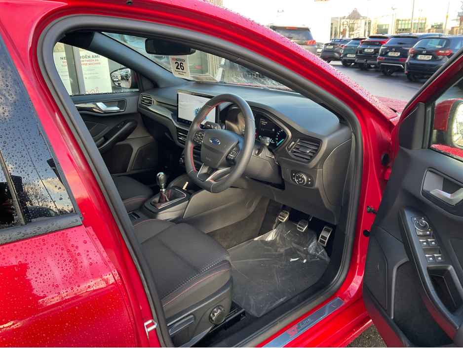 2024 Ford Focus 1.0L ECO ST-LINE 125PS M €26,500