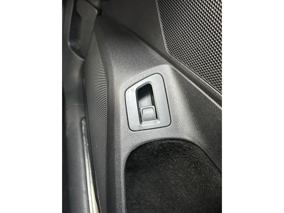 2023 Volkswagen Arteon - image 23