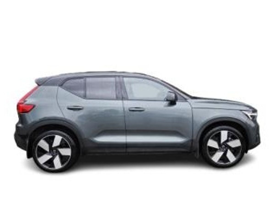 2025 Volvo EX40 - image 2