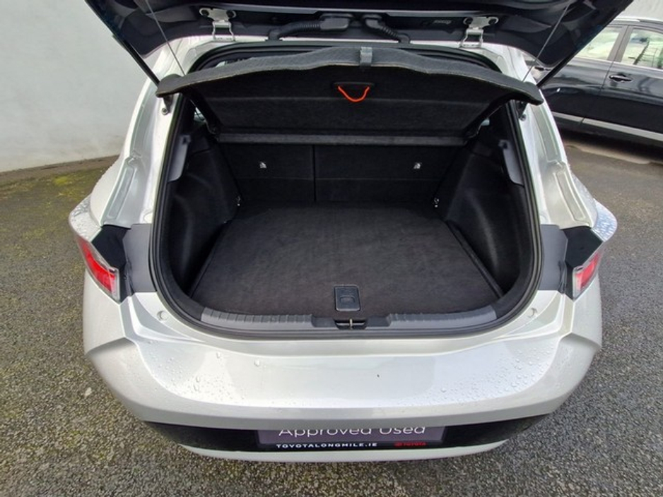 2023 Toyota Corolla - image 10