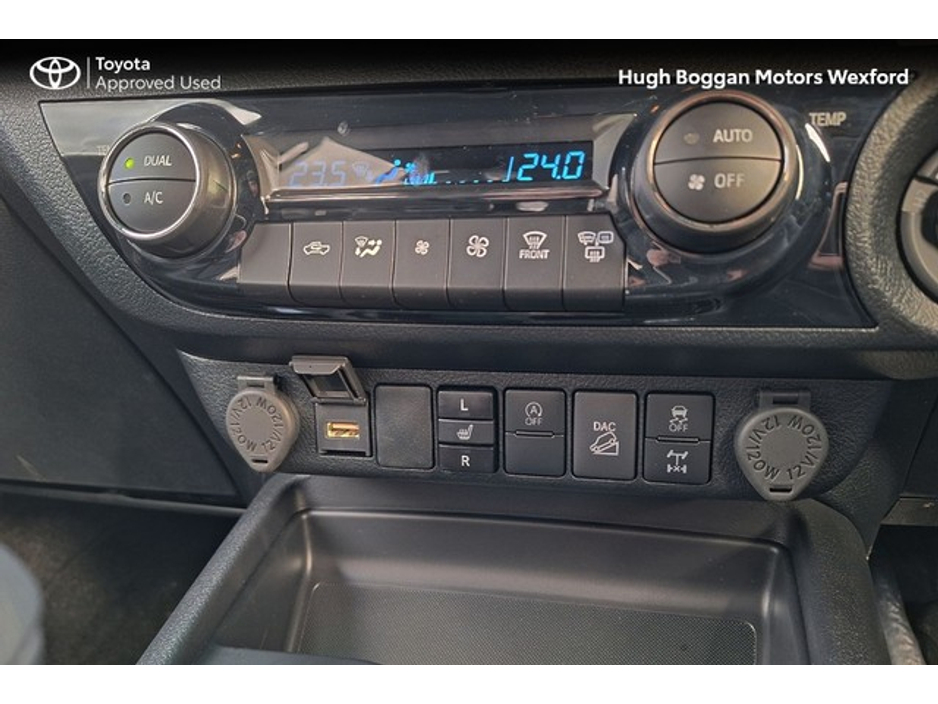 2025 Toyota Hilux 2.8D4D INVINCIBLE + VAT €53,655