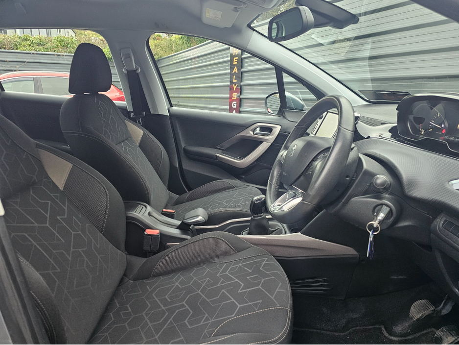 2016 Peugeot 2008 - image 10