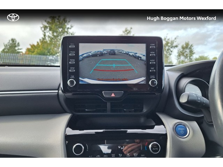 2023 Toyota Yaris Cross - image 12