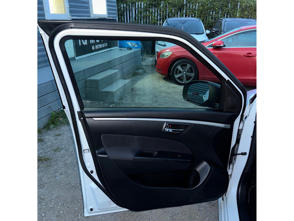 2014 Suzuki Swift - image 12